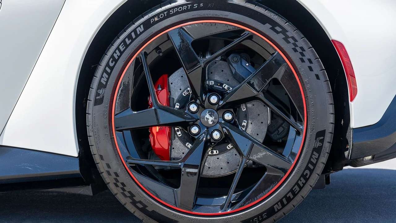 2025 Ferrari 12Cilindri - Image 30 of 31
