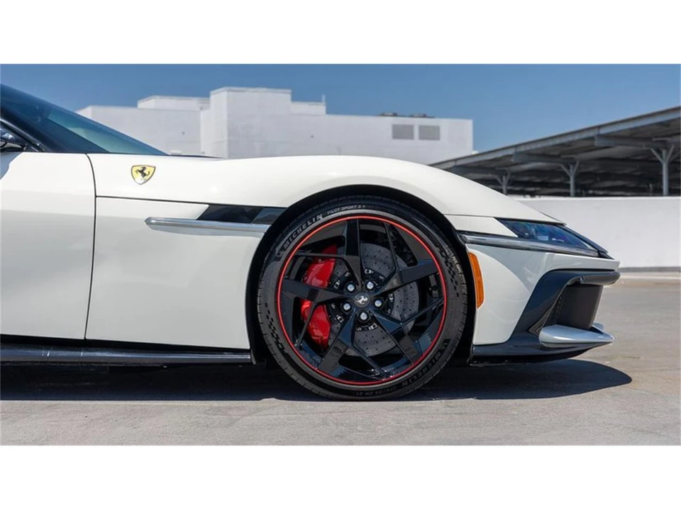 2025 Ferrari 12Cilindri - Image 26 of 31