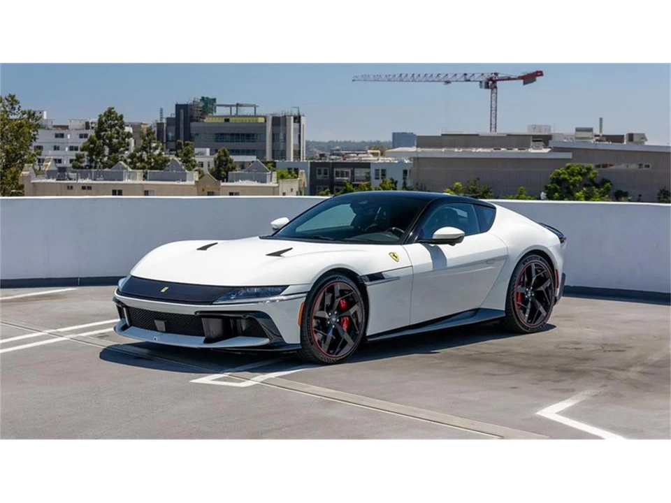 2025 Ferrari 12Cilindri - Image 18 of 31