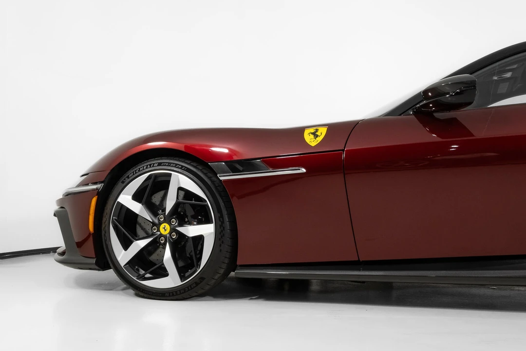 2025 Ferrari 12Cilindri - Image 16 of 31