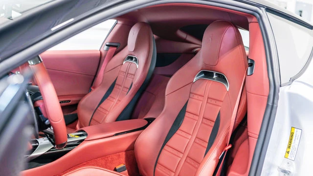 2025 Ferrari 12Cilindri - Image 4 of 15