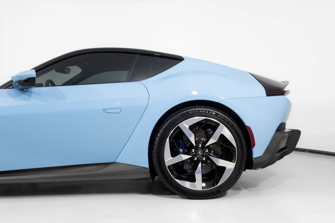 2025 Ferrari 12Cilindri - Image 18 of 31