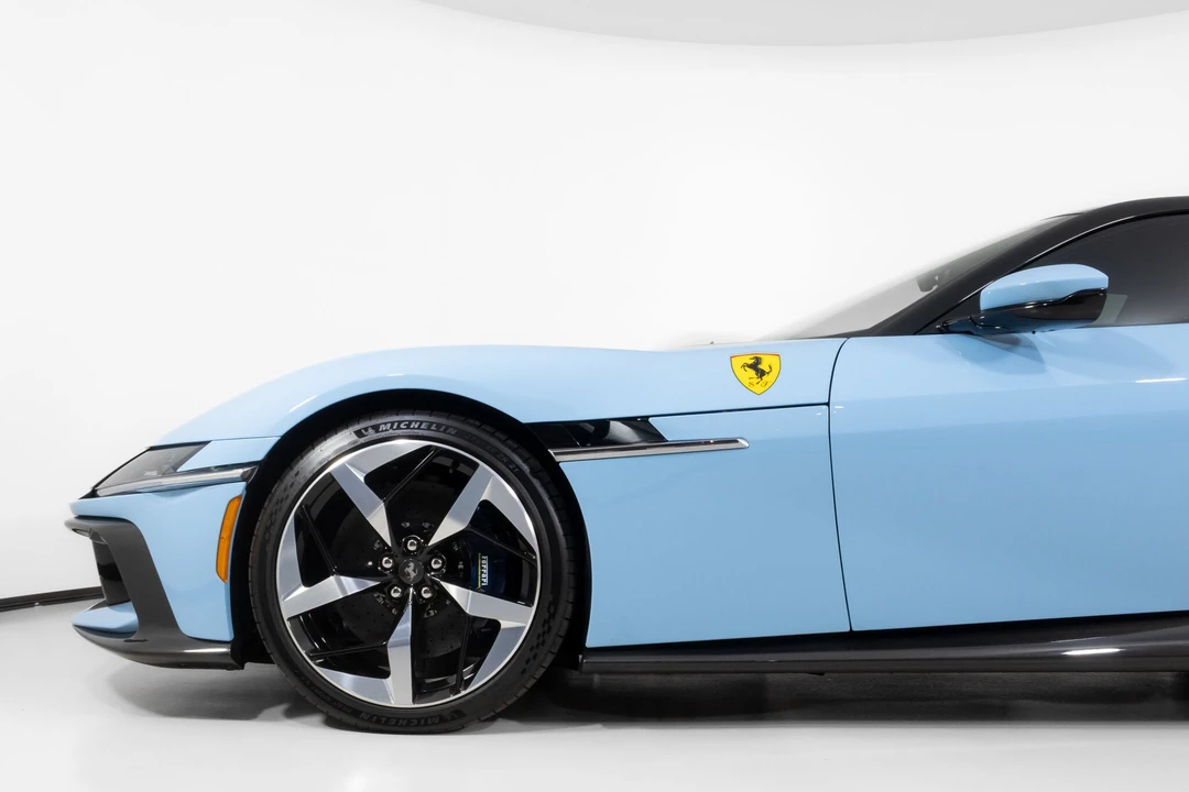 2025 Ferrari 12Cilindri - Image 17 of 31