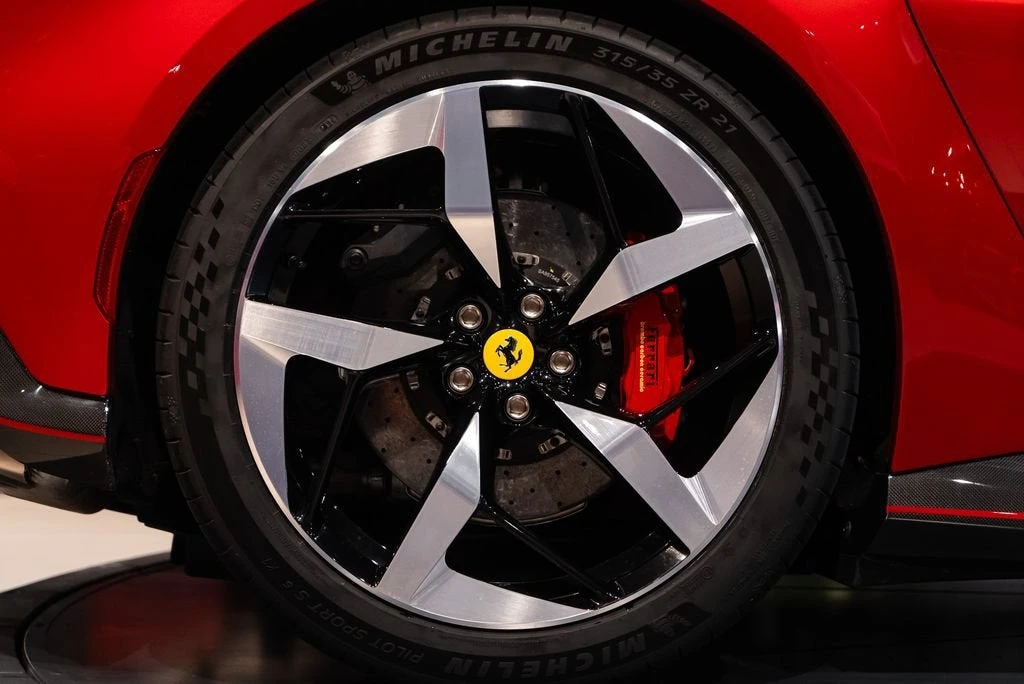 2025 Ferrari 12Cilindri - Image 13 of 31