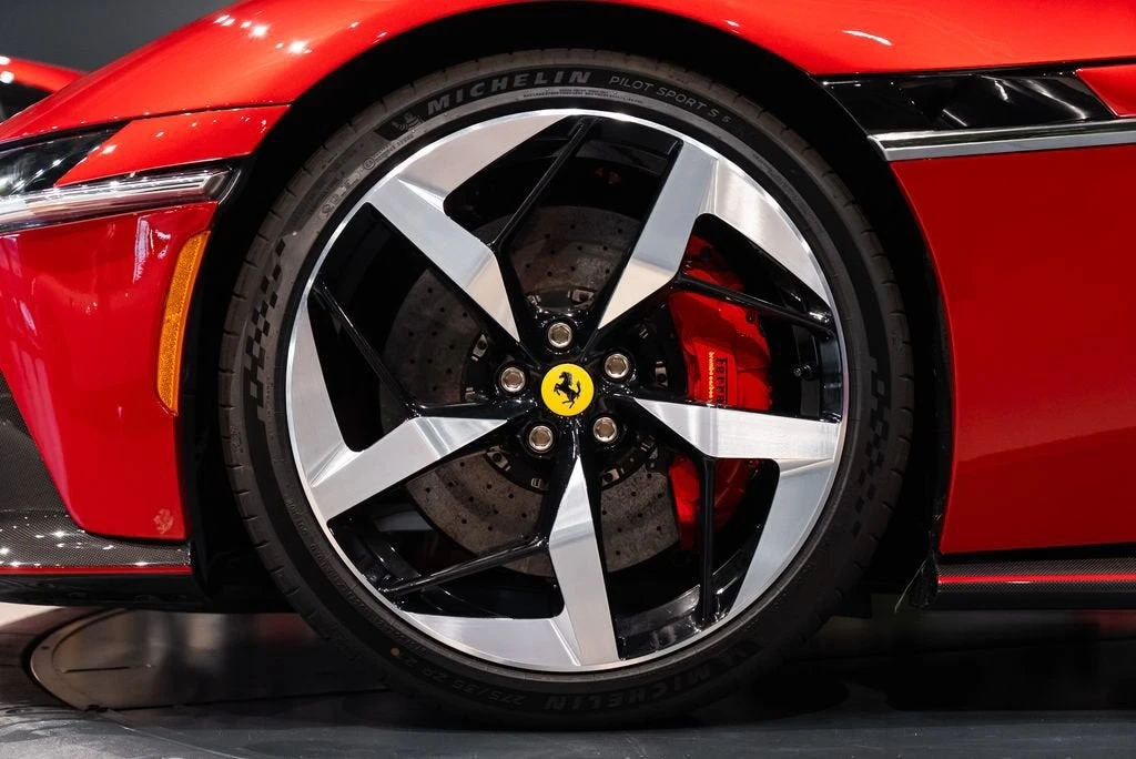 2025 Ferrari 12Cilindri - Image 11 of 31