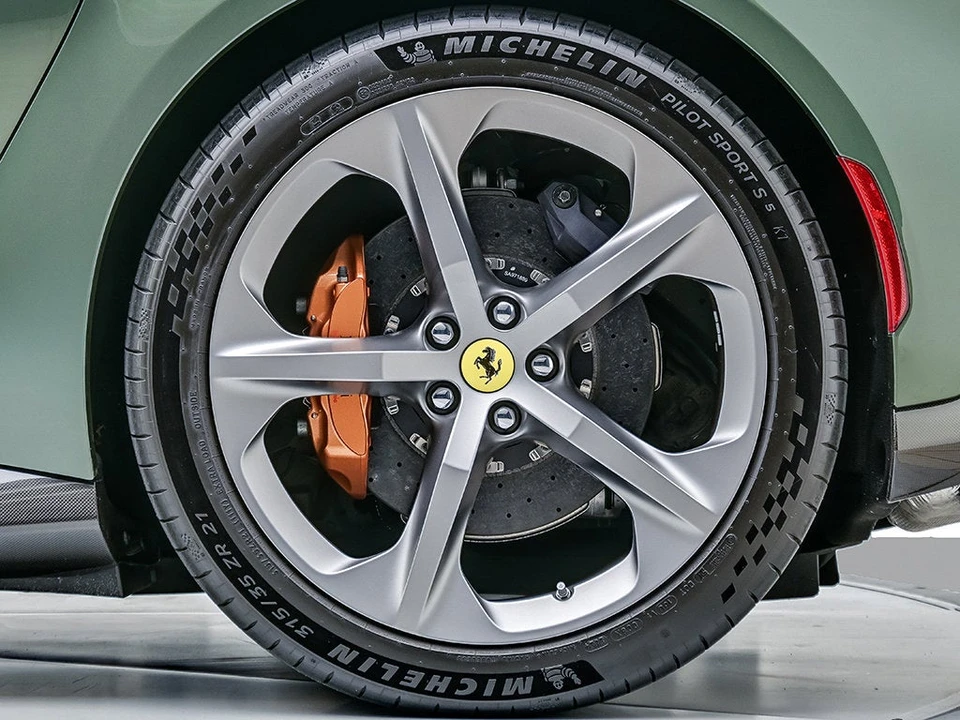 2025 Ferrari 12Cilindri - Image 31 of 31
