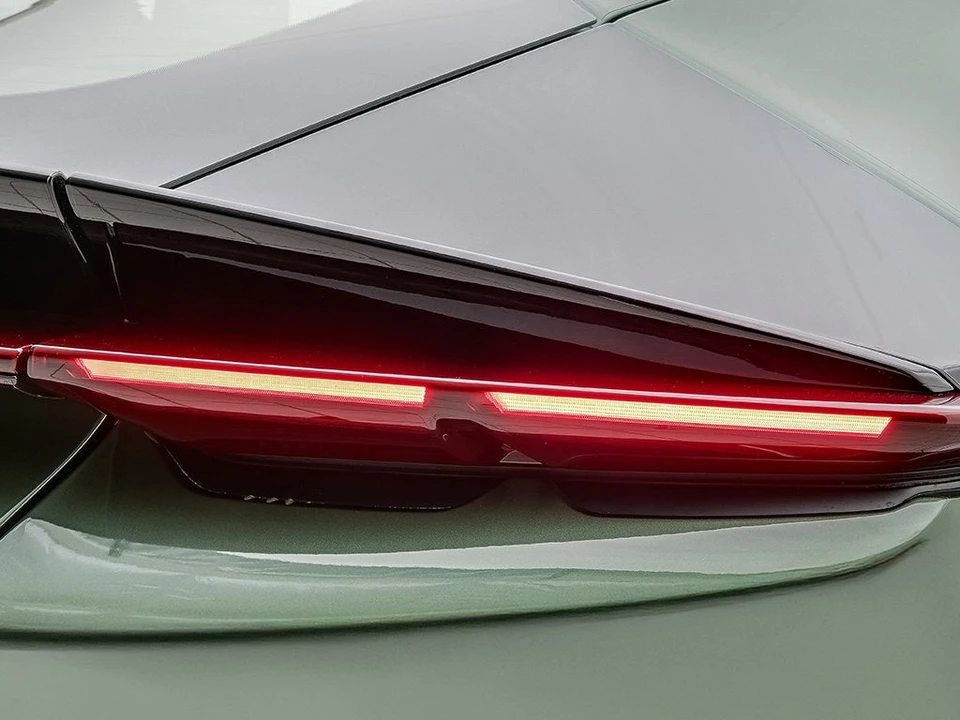 2025 Ferrari 12Cilindri - Image 27 of 31