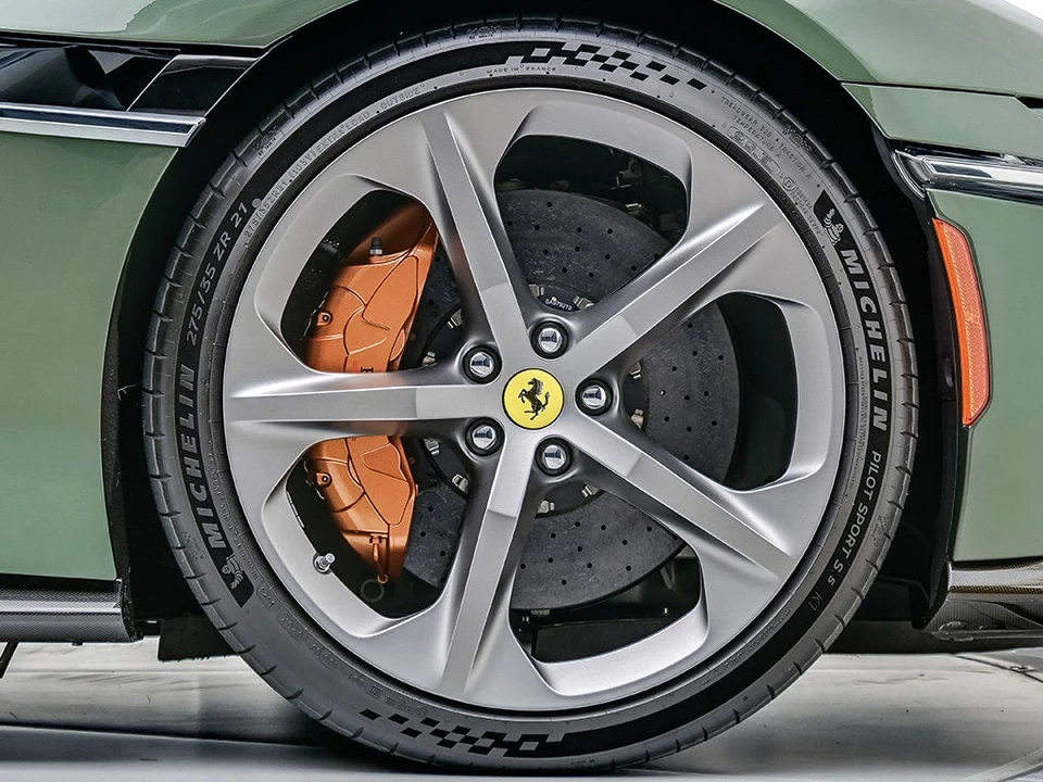 2025 Ferrari 12Cilindri - Image 29 of 31