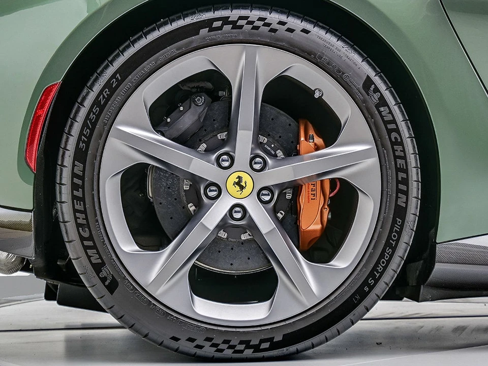 2025 Ferrari 12Cilindri - Image 30 of 31