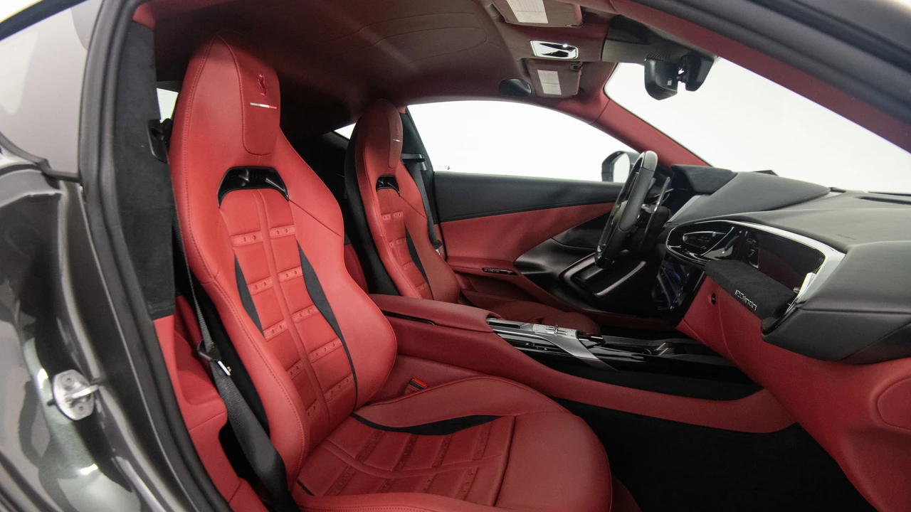 2025 Ferrari 12Cilindri - Image 30 of 31