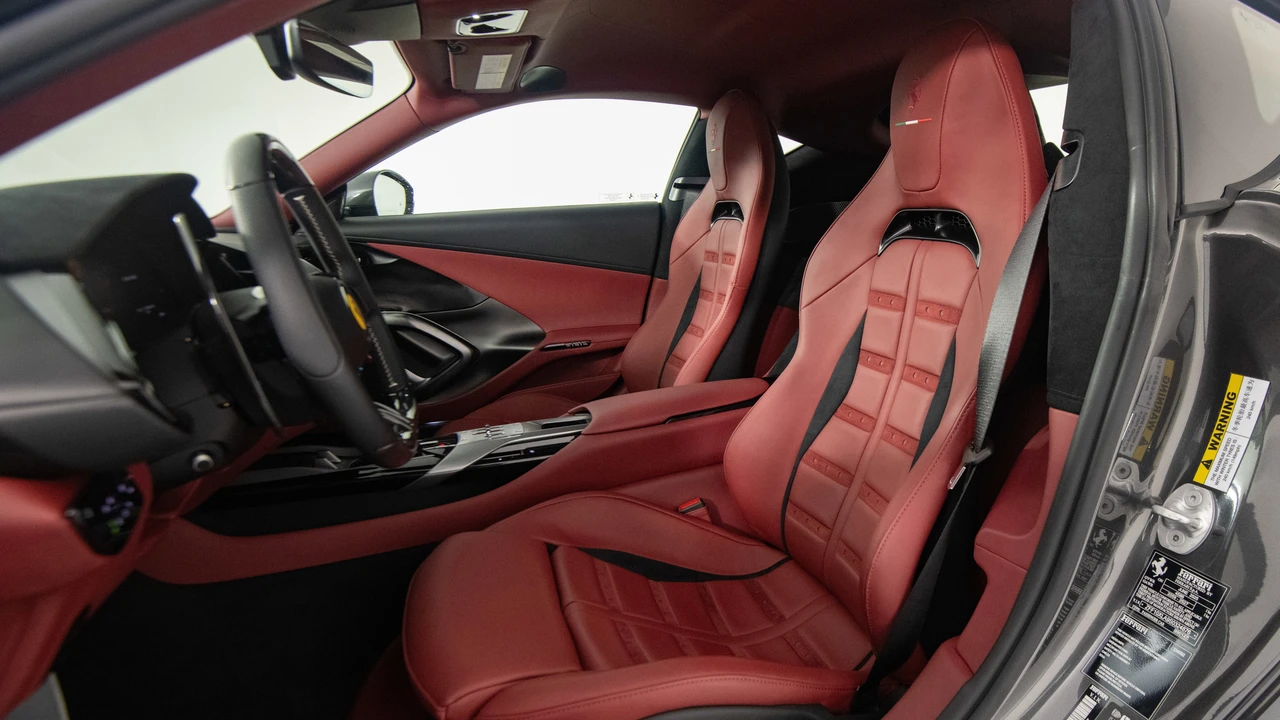 2025 Ferrari 12Cilindri - Image 21 of 31