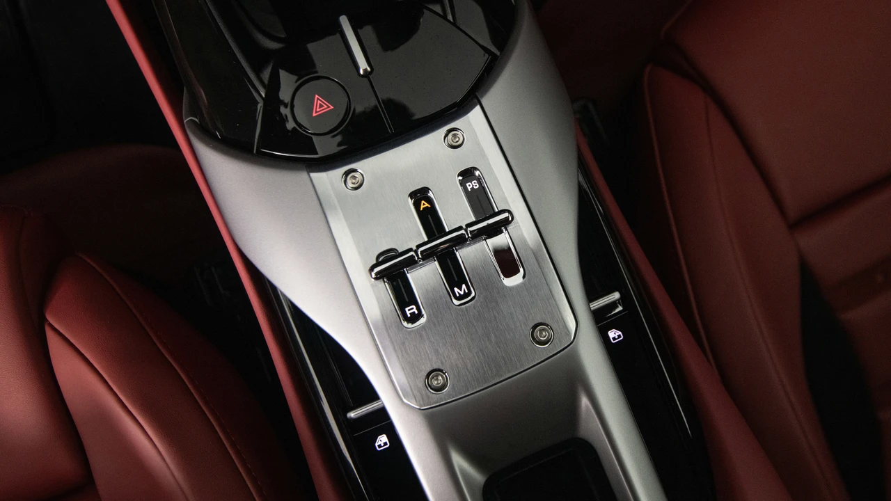 2025 Ferrari 12Cilindri - Image 27 of 31