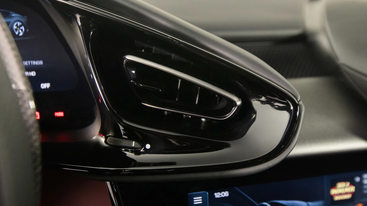 2025 Ferrari 12Cilindri - Image 26 of 31