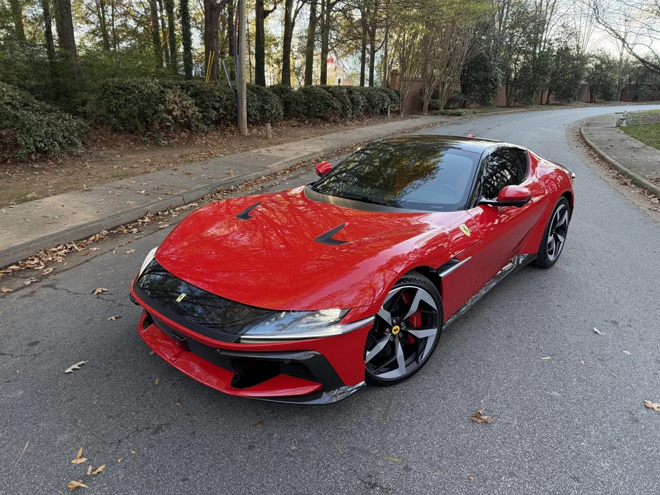 2025 Ferrari 12Cilindri - Image 26 of 31