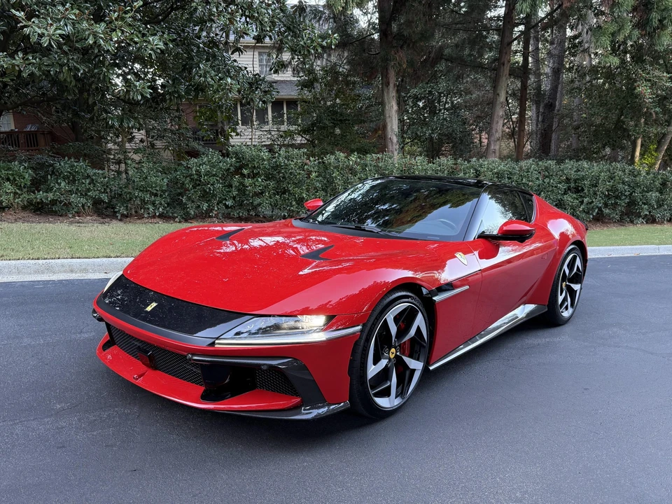 2025 Ferrari 12Cilindri - Image 5 of 31