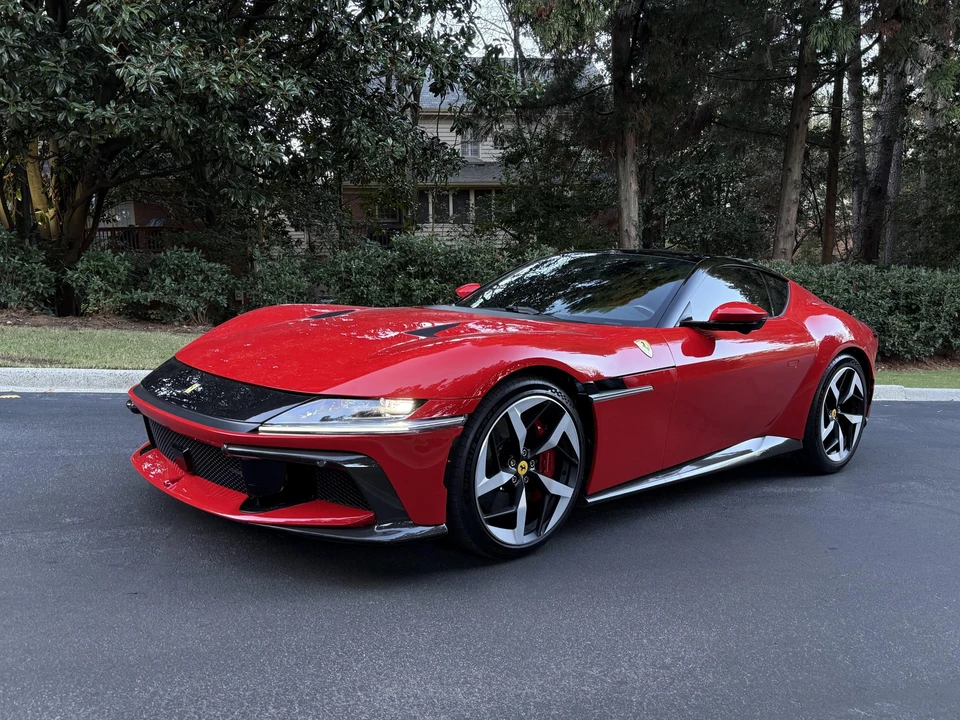 2025 Ferrari 12Cilindri - Image 7 of 31