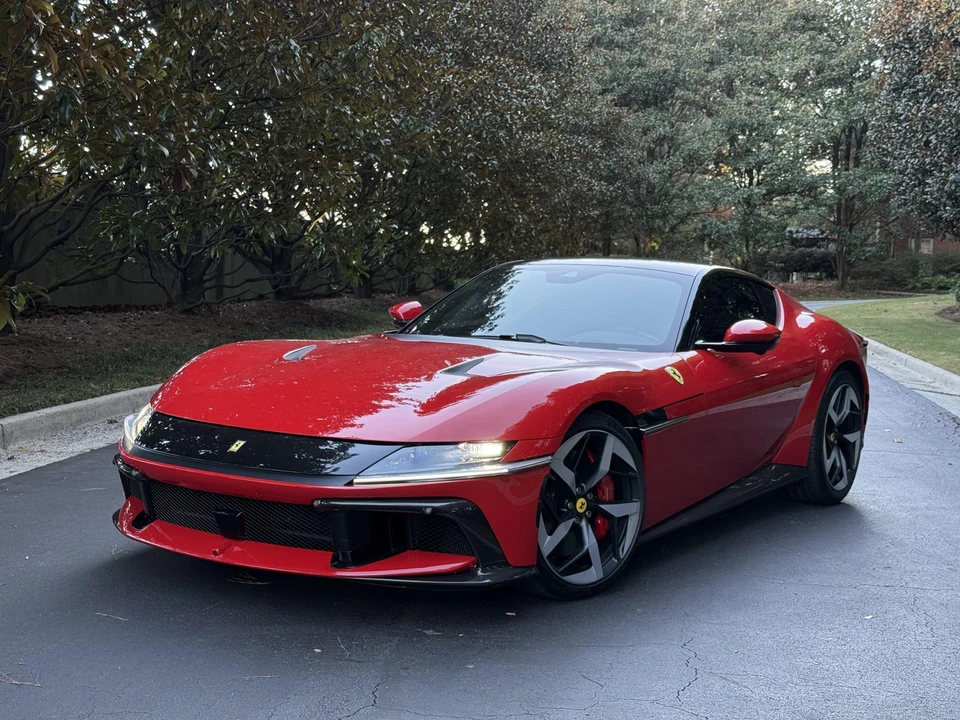 2025 Ferrari 12Cilindri - Image 3 of 31