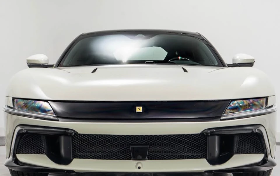 2025 Ferrari 12Cilindri - Image 3 of 17