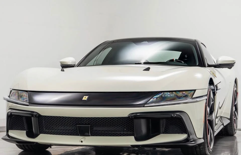 2025 Ferrari 12Cilindri - Image 4 of 17
