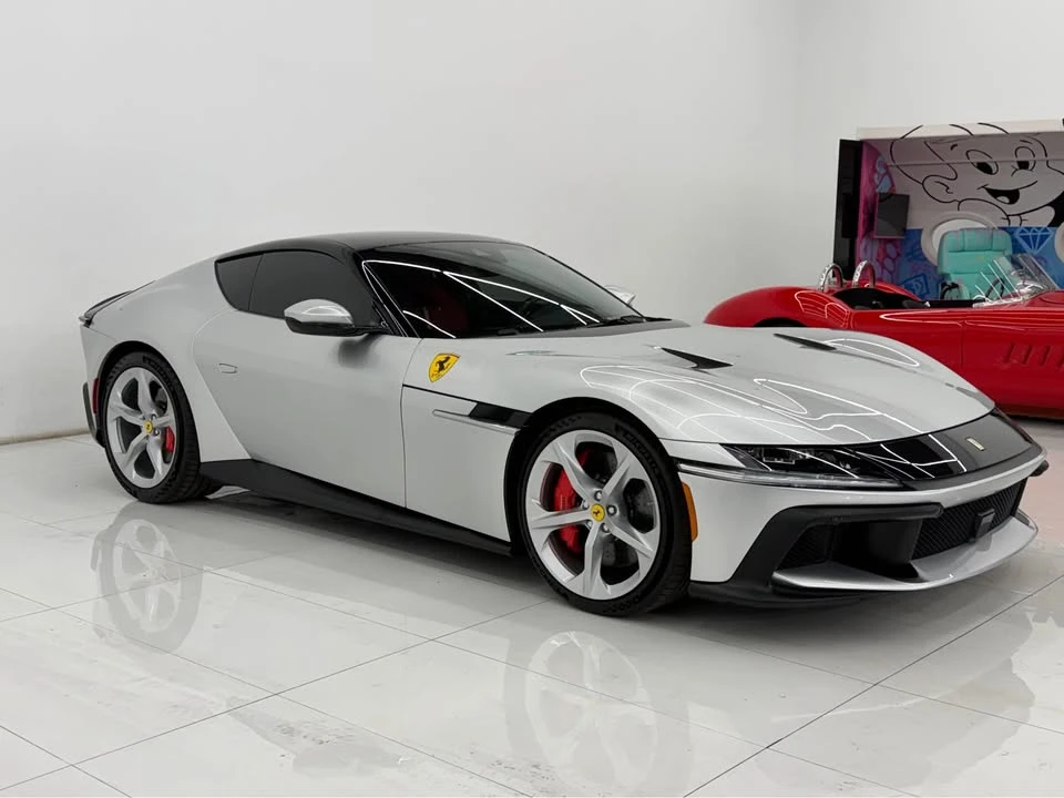 2025 Ferrari 12Cilindri - Image 11 of 20