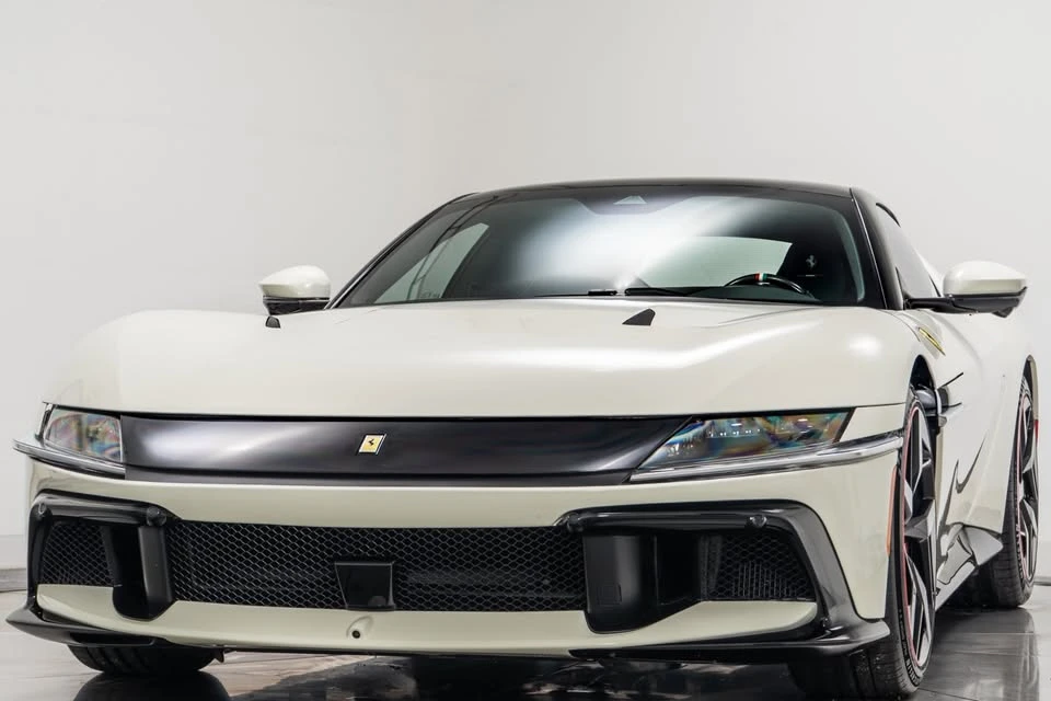 2025 Ferrari 12Cilindri - Image 4 of 18