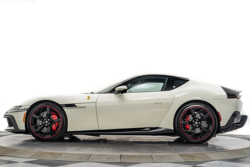 2025 Ferrari 12Cilindri - Image 5 of 18