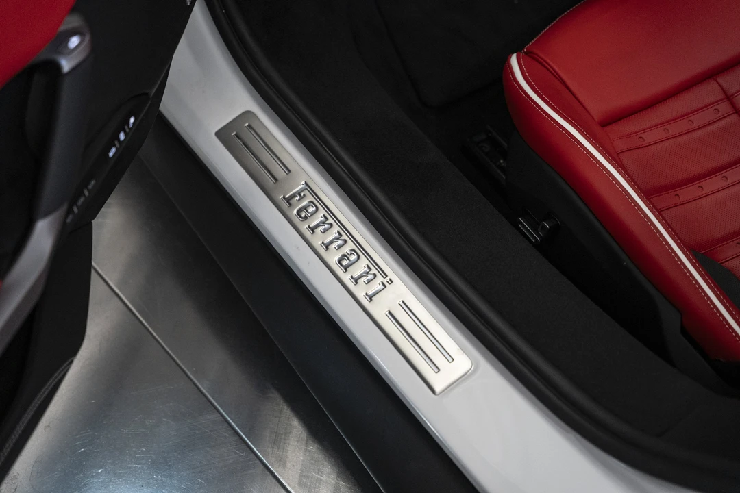 2025 Ferrari 296 GTS - Image 27 of 31