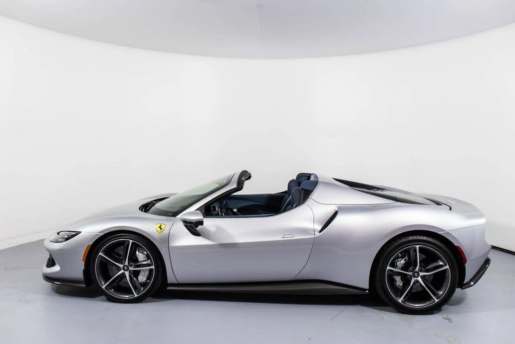 2025 Ferrari 296 GTS - Image 9 of 31