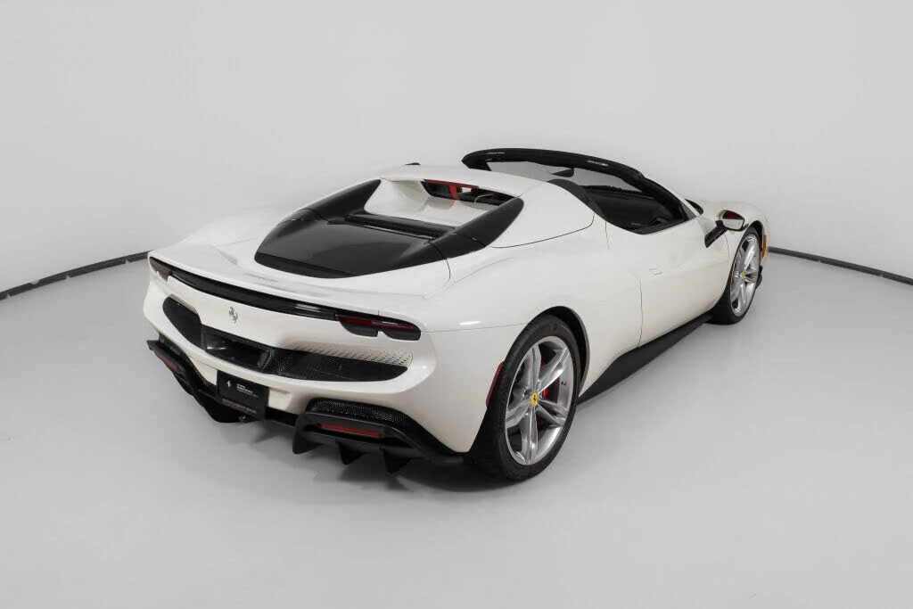 2025 Ferrari 296 GTS - Image 9 of 31