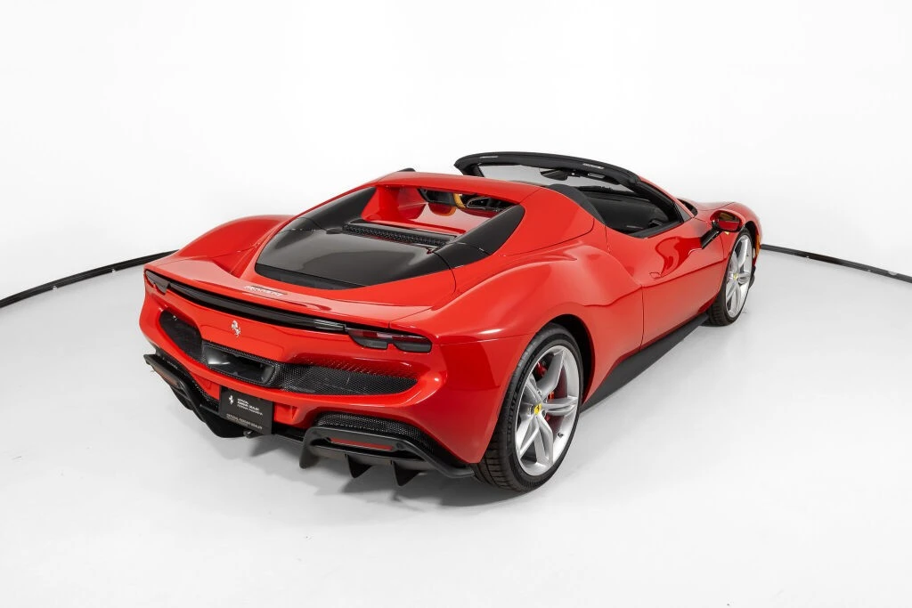 2025 Ferrari 296 GTS - Image 9 of 31