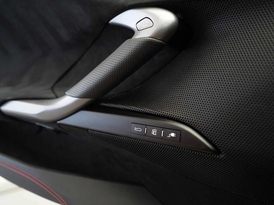 2025 Ferrari 296 GTS - Image 19 of 31
