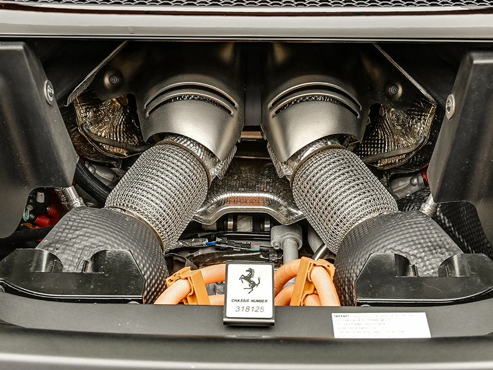 2025 Ferrari 296 GTS - Image 29 of 31