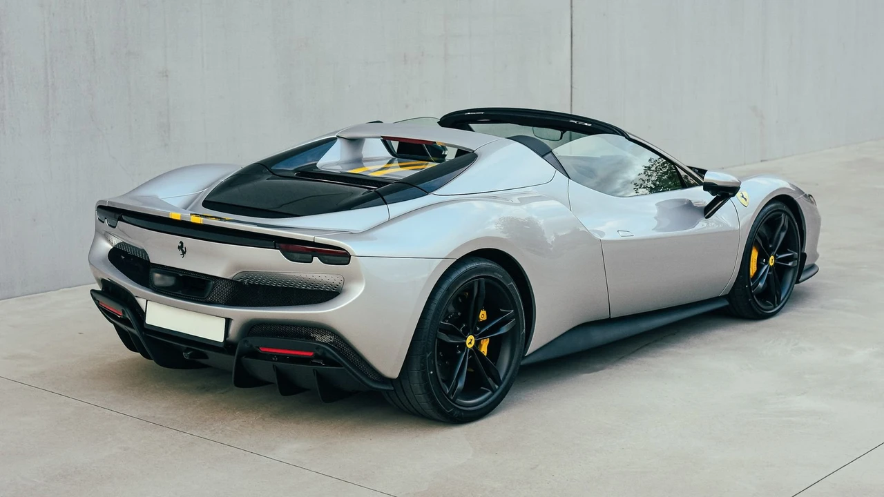 2025 Ferrari 296 GTS - Image 8 of 31