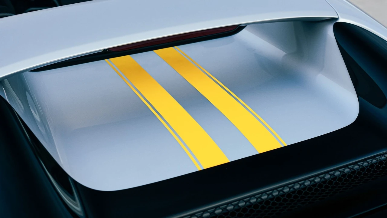 2025 Ferrari 296 GTS - Image 26 of 31