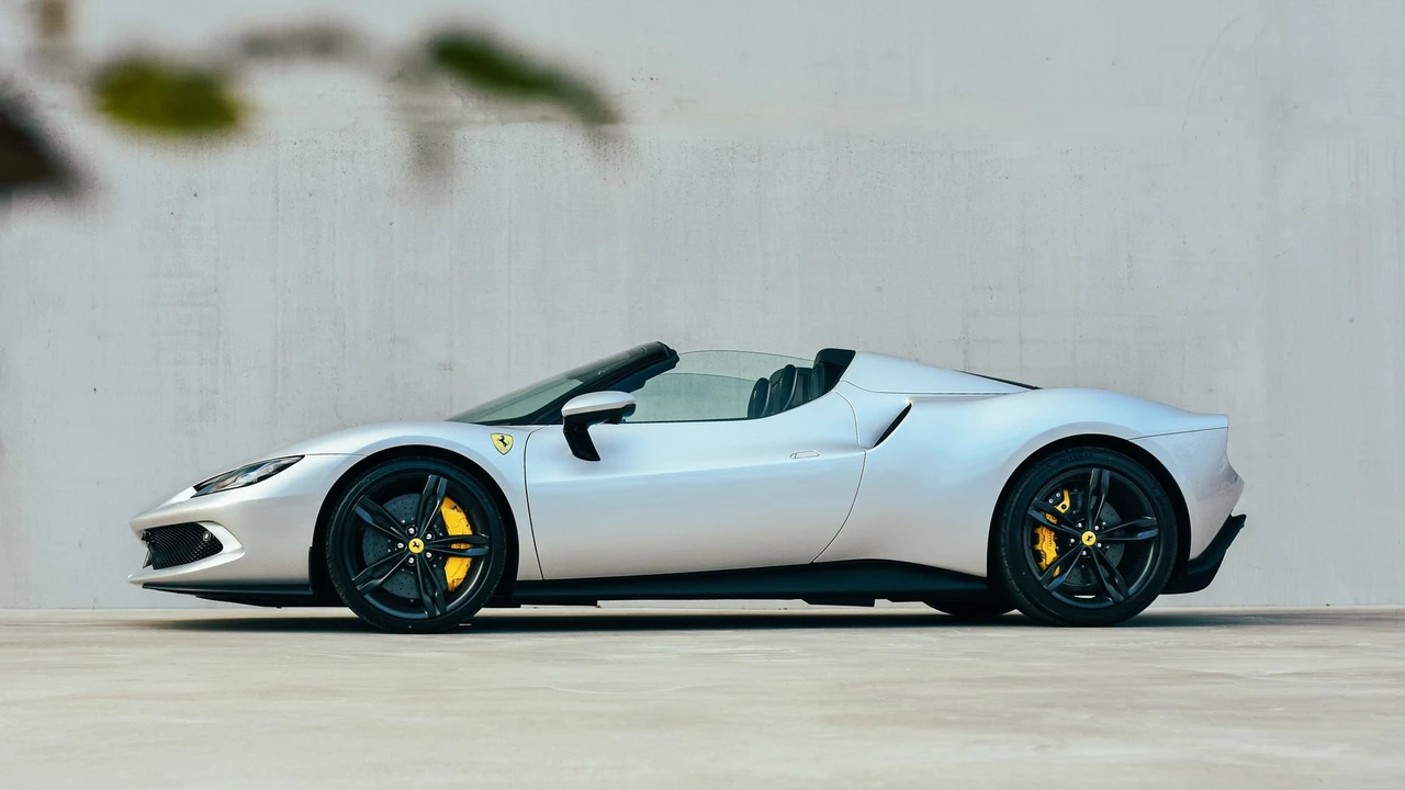 2025 Ferrari 296 GTS - Image 3 of 31