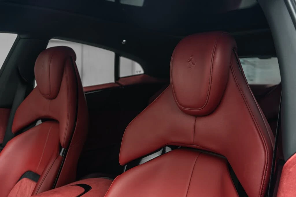 2025 Ferrari Purosangue - Image 26 of 31
