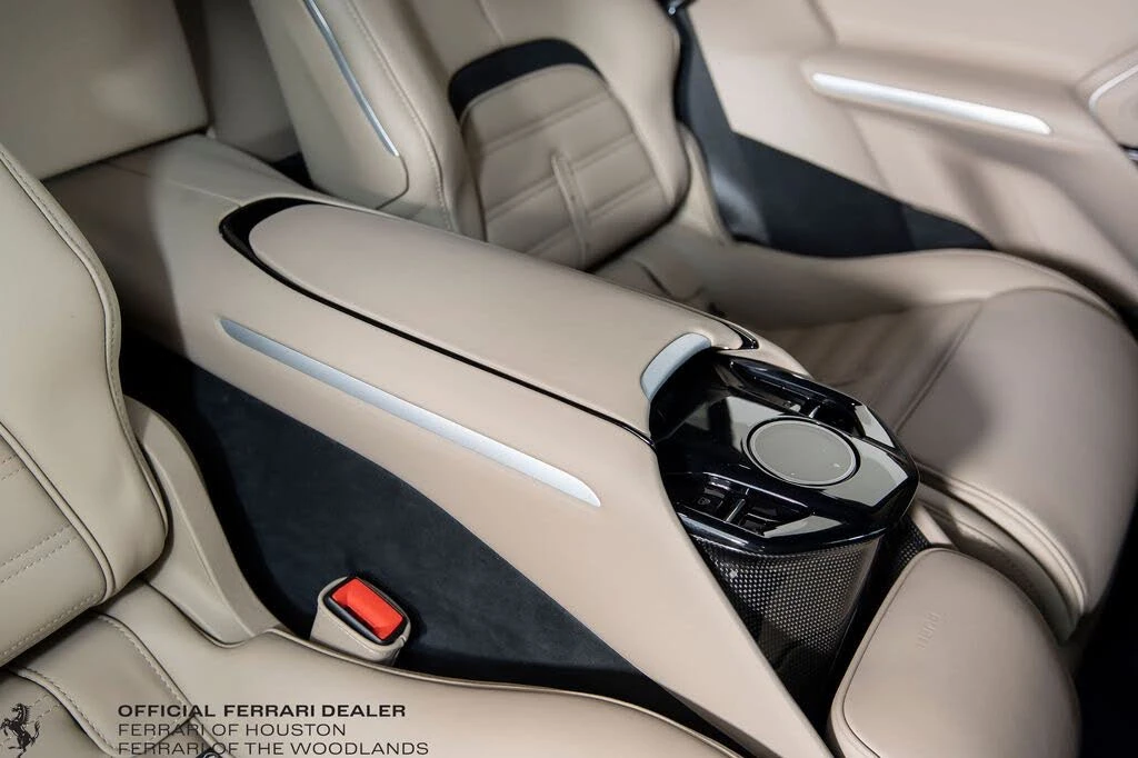 2025 Ferrari Purosangue - Image 18 of 31