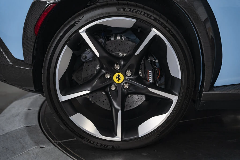 2025 Ferrari Purosangue - Image 17 of 31