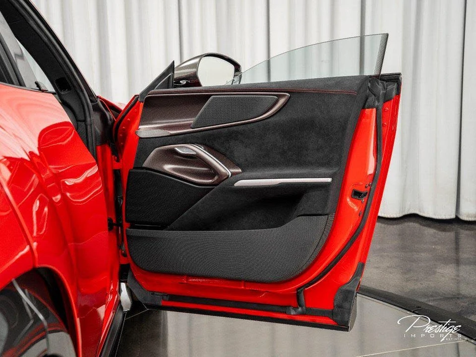 2025 Ferrari Purosangue - Image 24 of 31