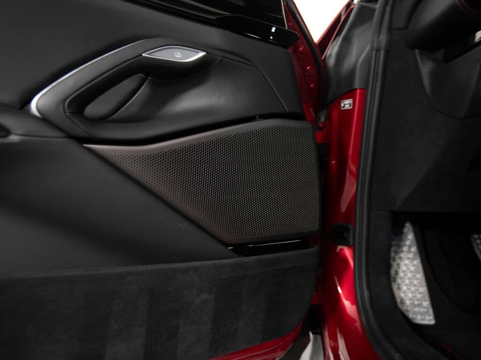 2025 Ferrari Purosangue - Image 15 of 31