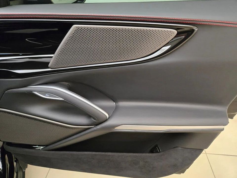 2025 Ferrari Purosangue - Image 27 of 31