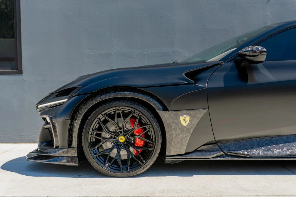 2025 Ferrari Purosangue - Image 17 of 31
