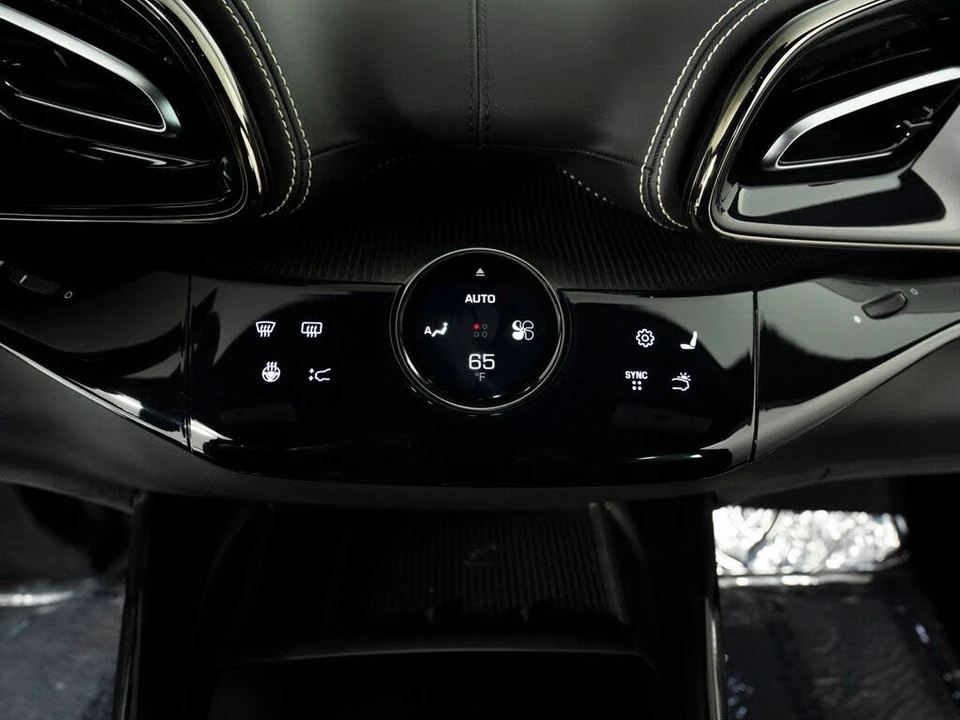 2025 Ferrari Purosangue - Image 20 of 31