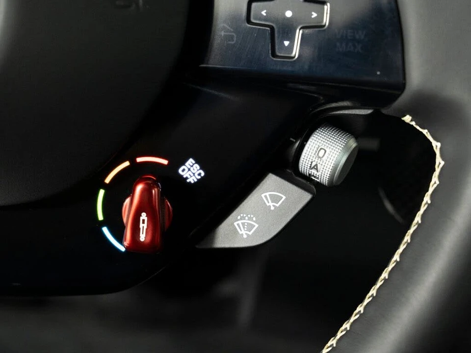 2025 Ferrari Purosangue - Image 25 of 31