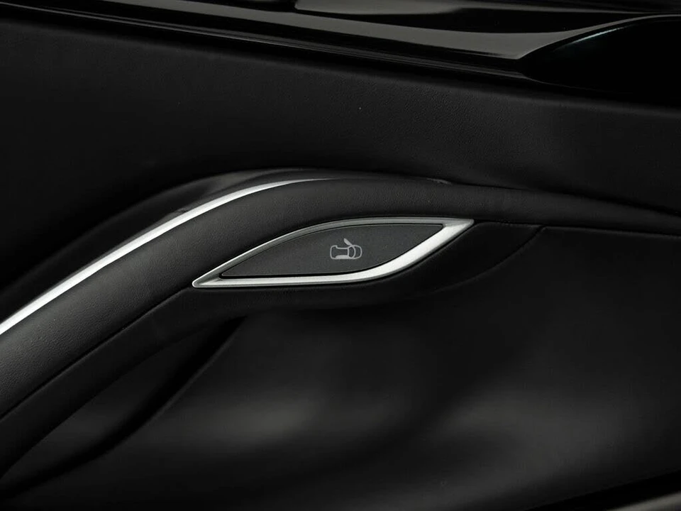 2025 Ferrari Purosangue - Image 12 of 31