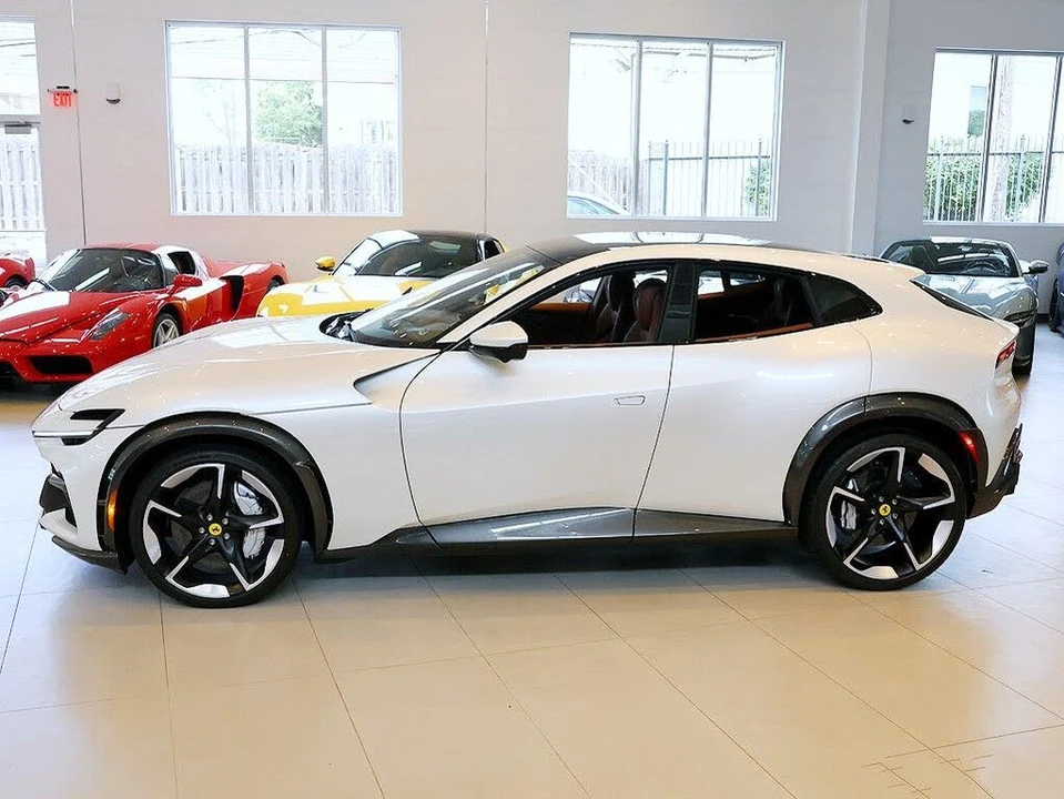 2025 Ferrari Purosangue - Image 3 of 31