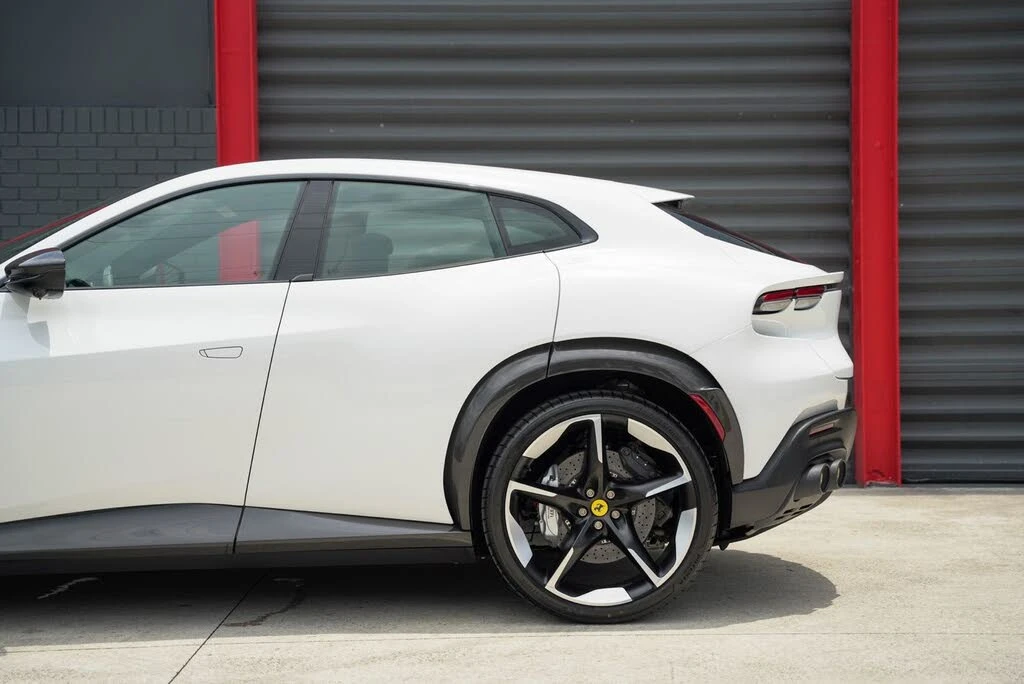 2025 Ferrari Purosangue - Image 15 of 31