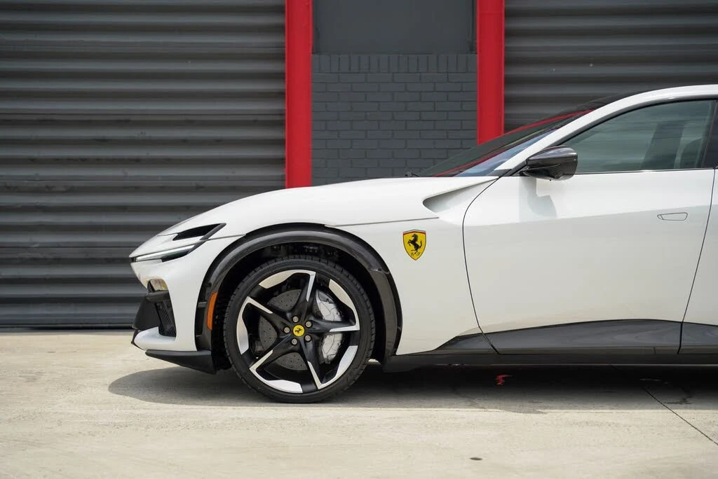 2025 Ferrari Purosangue - Image 13 of 31