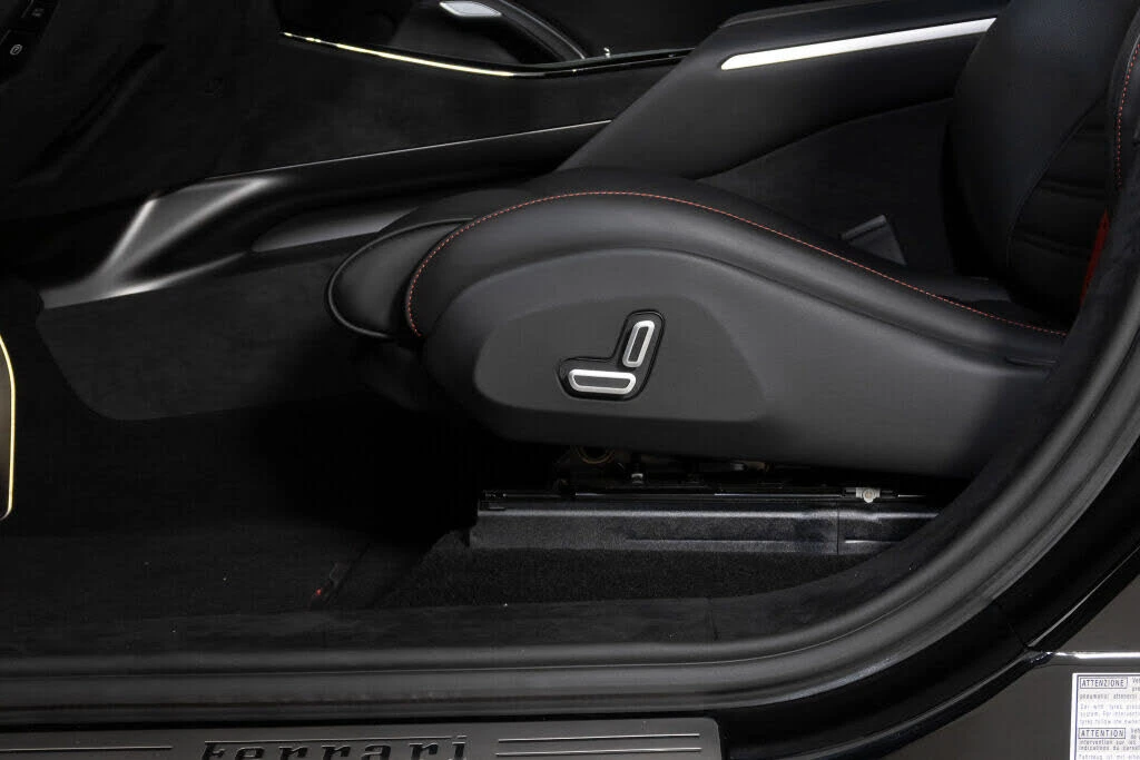 2025 Ferrari Purosangue - Image 31 of 31