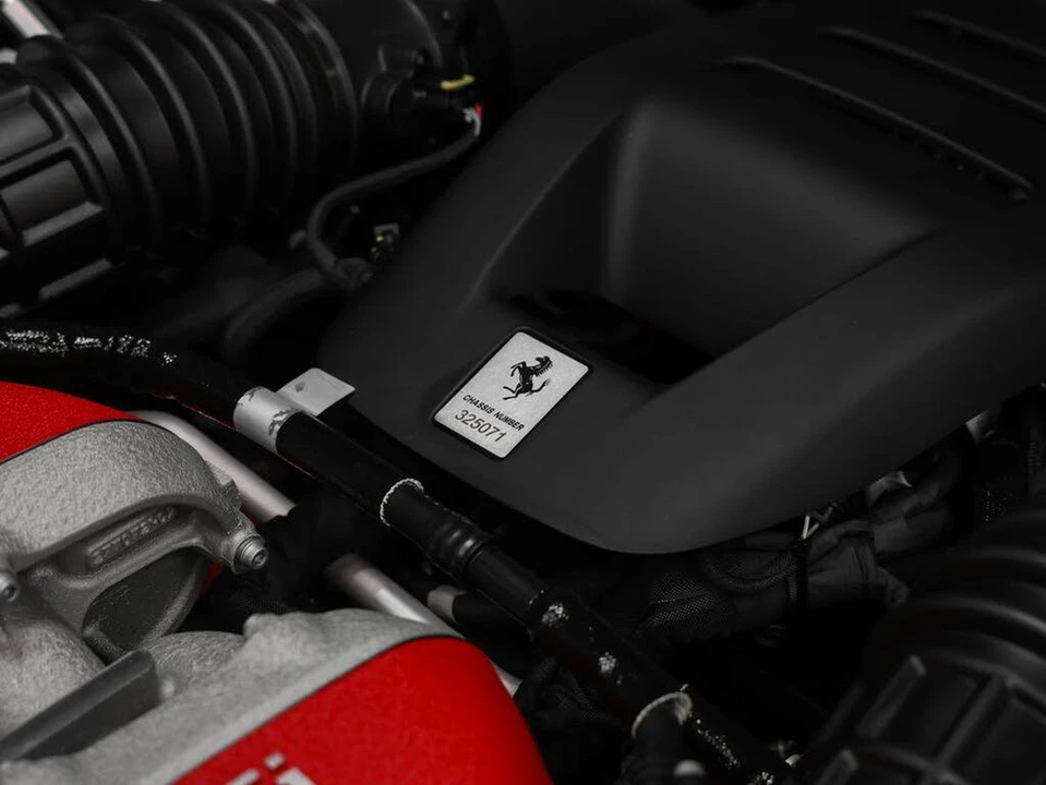 2025 Ferrari Purosangue - Image 18 of 31